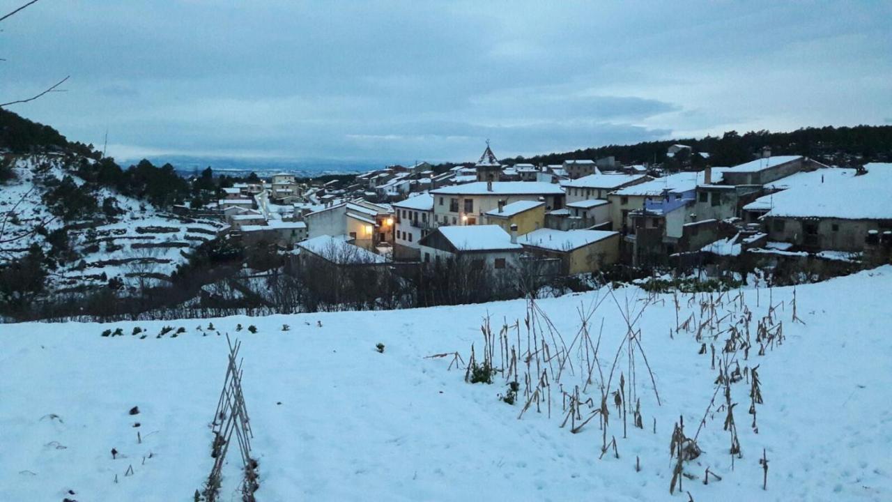 La Vieja Escuela Villa Fuentes de Rubielos Bagian luar foto