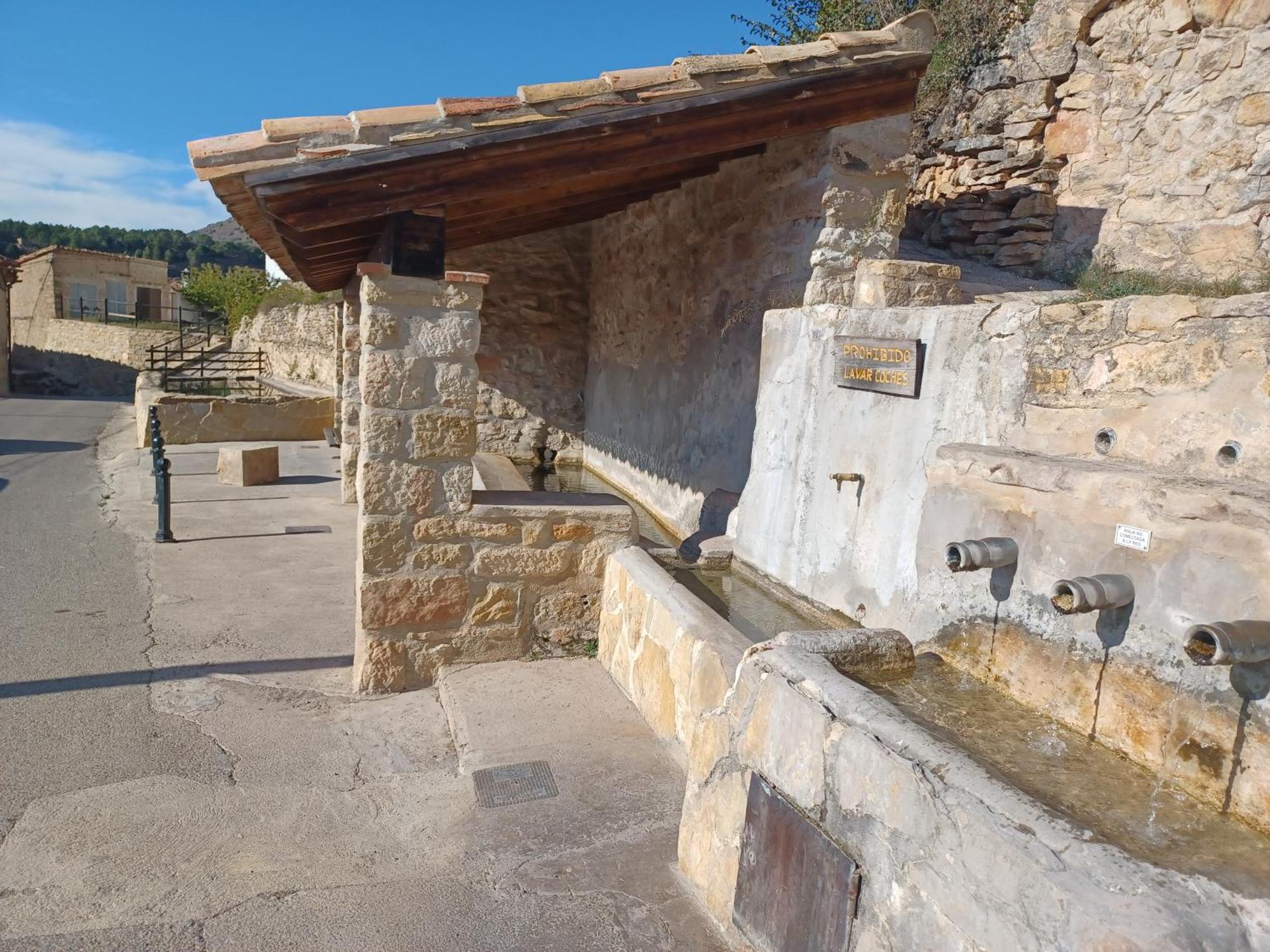 La Vieja Escuela Villa Fuentes de Rubielos Bagian luar foto
